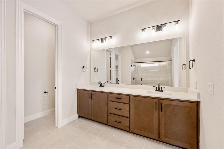 Furnished interior view inside a new home in Timberbrook, Justin (Image 9).