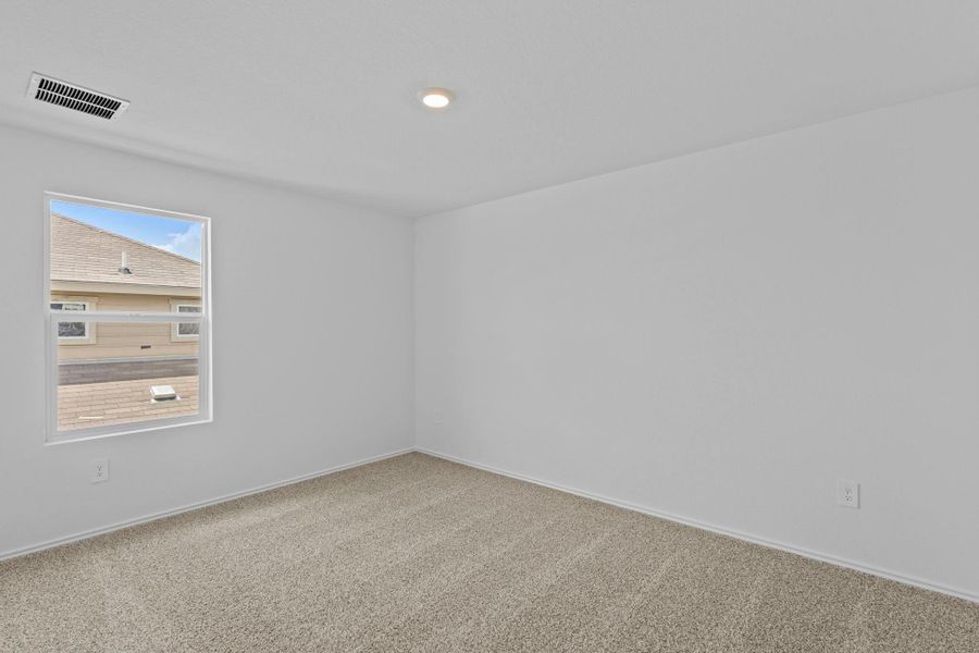 Spacious, unfurnished interior of a new home in Durango, Mustang Ridge (Image 22).