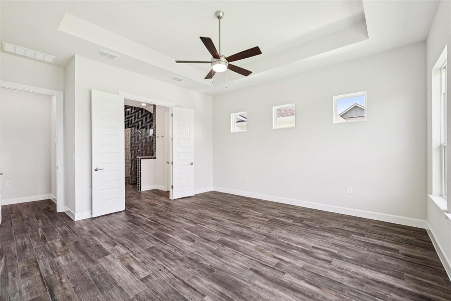Spacious, unfurnished interior of a new home in Traditional at Kissing Tree, San Marcos (Image 14).