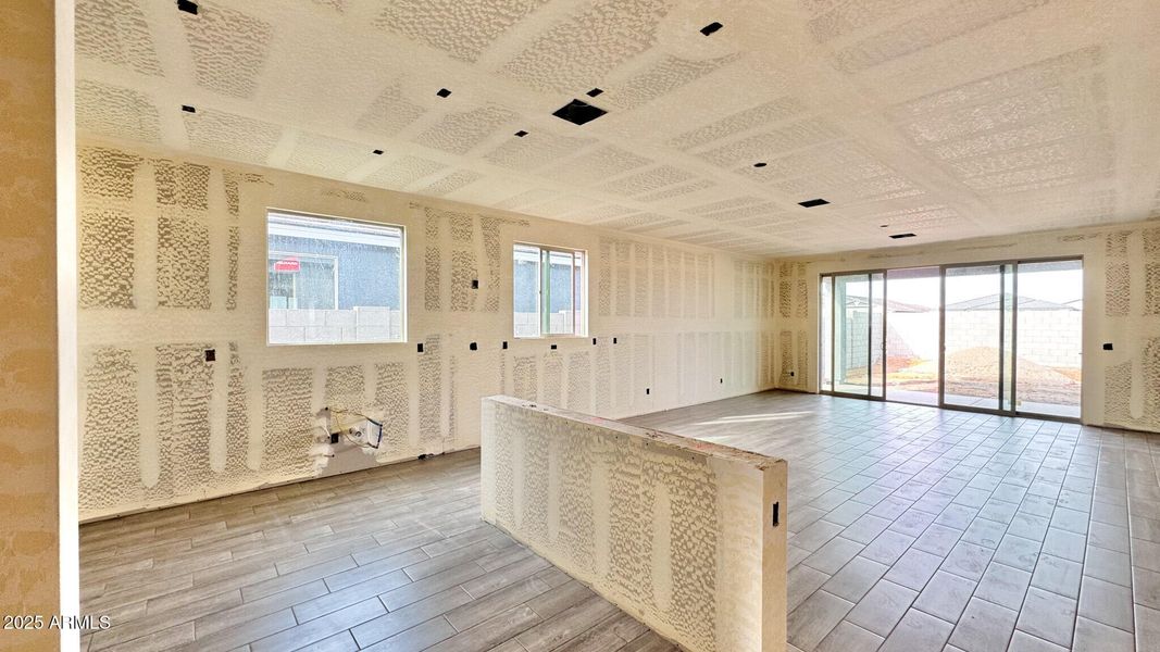 007 Kitchen and Greatroom