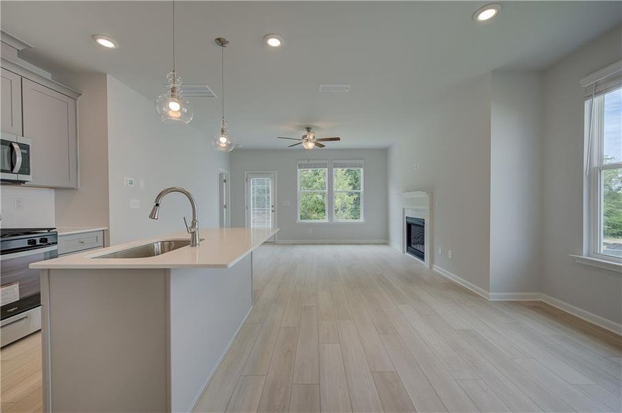 Furnished interior view inside a new home in Abbotts Crossing, Conyers (Image 11).