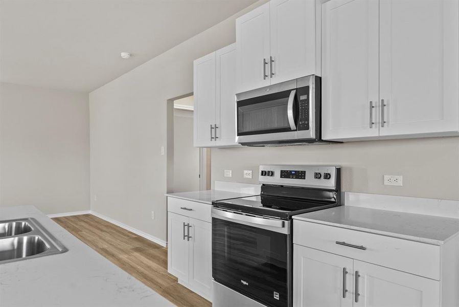 Furnished interior view inside a new home in Meadowbrook Estates, Cleburne (Image 7).