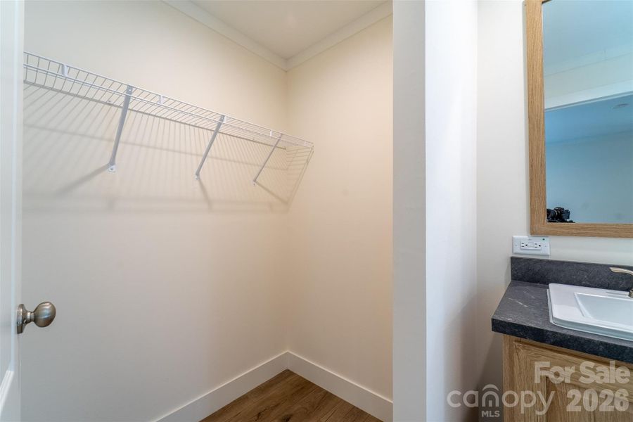 Spacious, unfurnished interior of a new home in , Hayesville (Image 39).