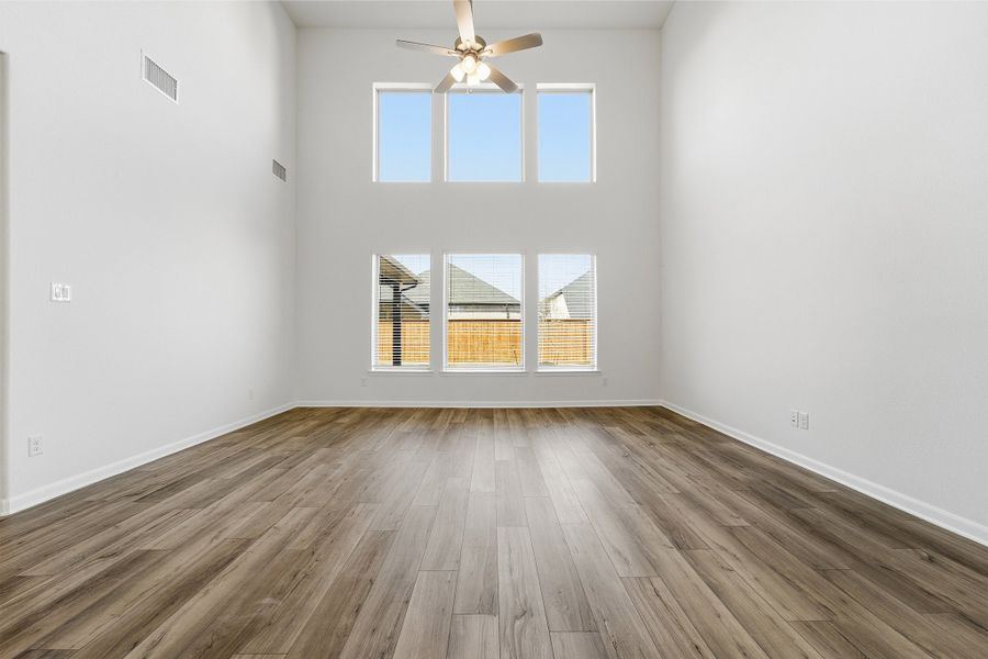Spacious, unfurnished interior of a new home in La Terra, Celina (Image 24). Spacious, unfurnished interior of a new home in La Terra, Celina (Image 24).