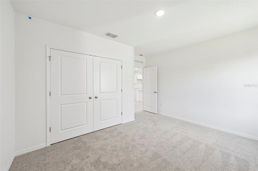 Spacious, unfurnished interior of a new home in Gulf Cove, Port Charlotte (Image 20). Spacious, unfurnished interior of a new home in Gulf Cove, Port Charlotte (Image 20).