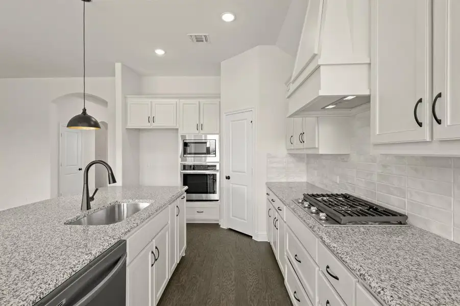 224 Pine Leaf- Kitchen-3 224 Pine Leaf- Kitchen-3