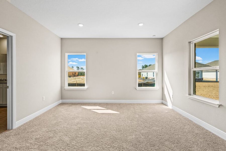 Spacious, unfurnished interior of a new home in Natureview, Freeport (Image 35).