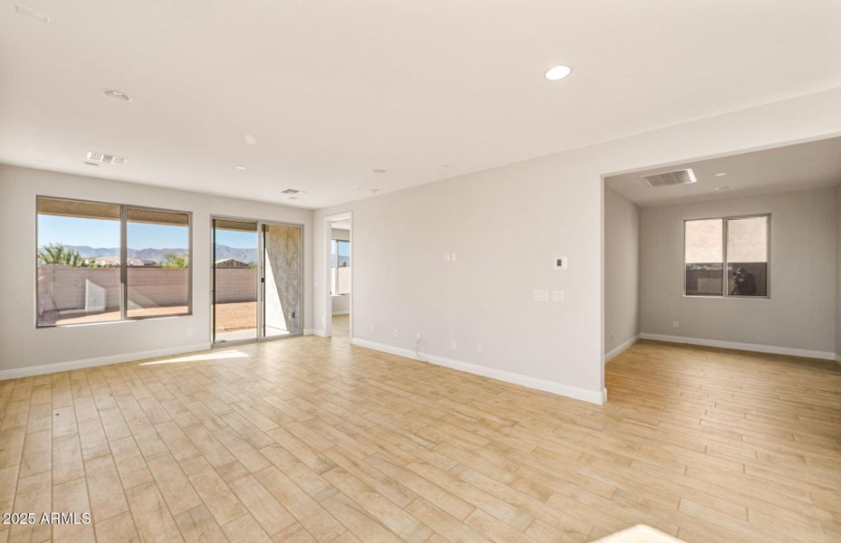 Cafe/Gathering Room Cafe/Gathering Room