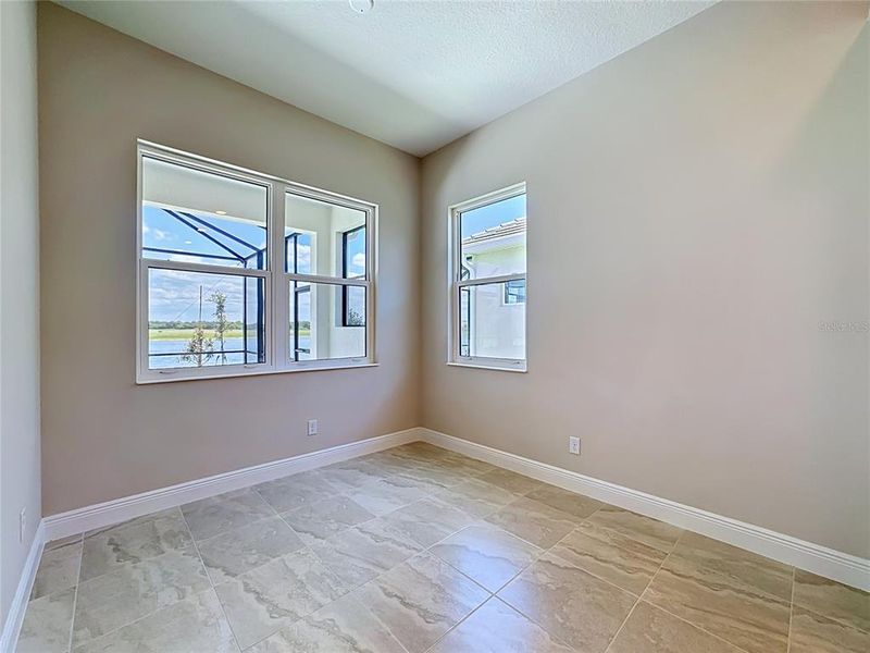 Spacious, unfurnished interior of a new home in Watercolor Place, Bradenton (Image 46).
