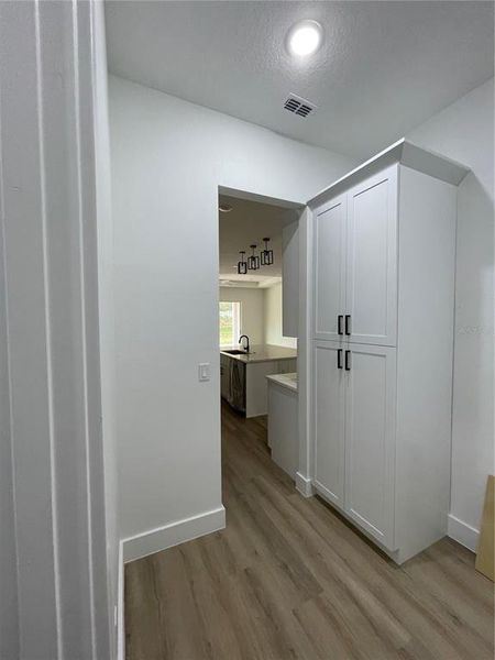 Spacious, unfurnished interior of a new home in , Eustis (Image 49).