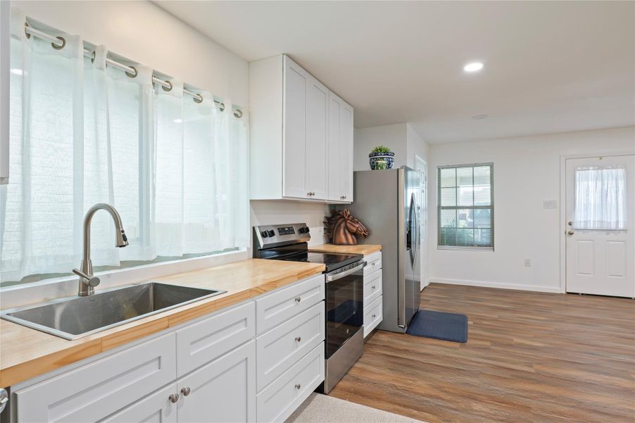 Guest house kitchen with fridge included in sale Guest house kitchen with fridge included in sale
