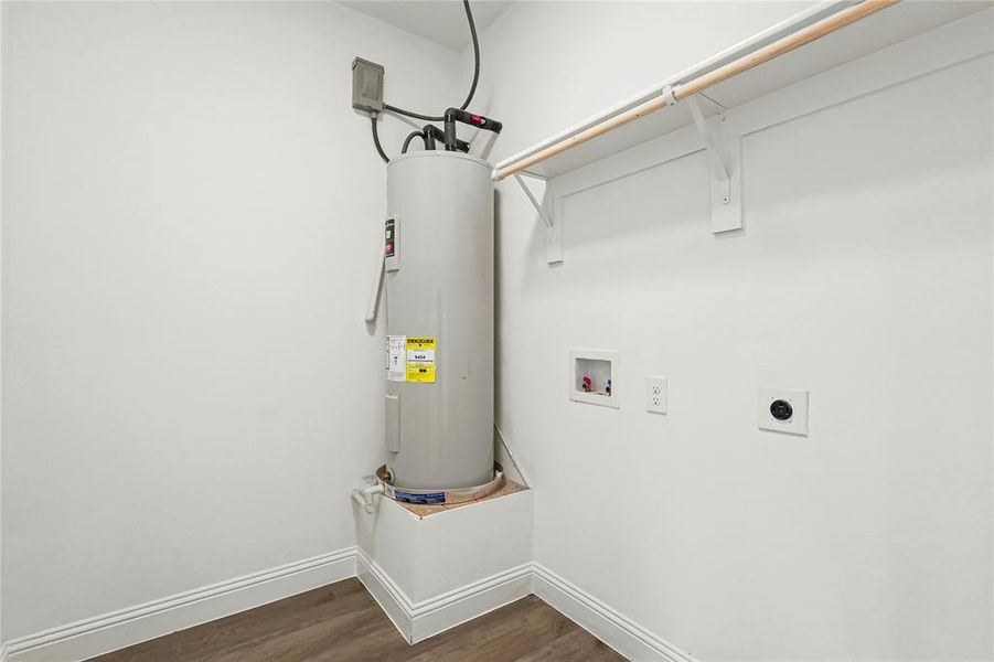 Furnished interior view inside a new home in , Dallas (Image 7).