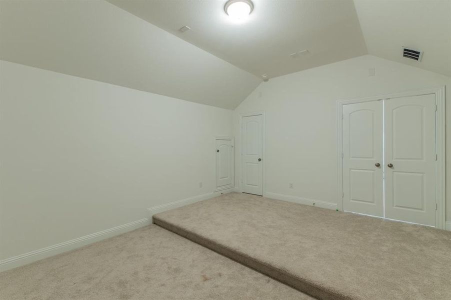 Spacious, unfurnished interior of a new home in Pecan Square, Northlake (Image 24).