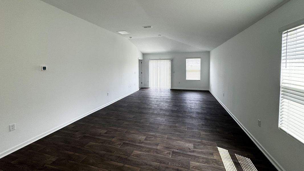 Spacious, unfurnished interior of a new home in The Arbors, Jacksonville (Image 18).