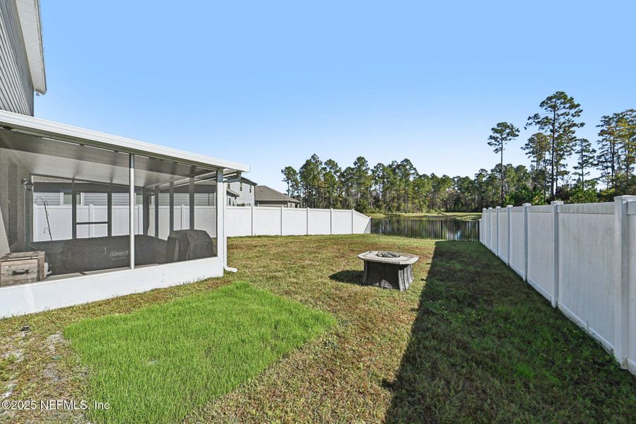 Exterior details and patio area of a home in Village Park, Green Cove Springs (Image 3).