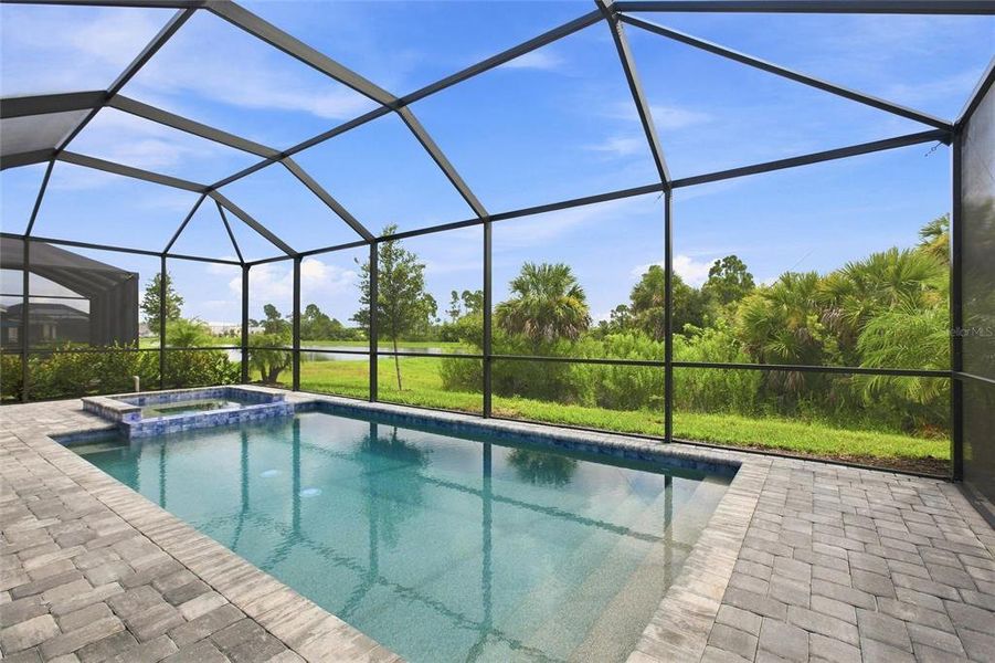Exterior details and patio area of a home in , Venice (Image 28).