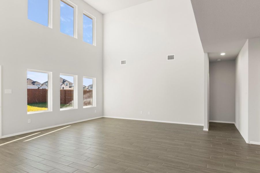 Spacious, unfurnished interior of a new home in Oaks at San Gabriel, Georgetown (Image 16).
