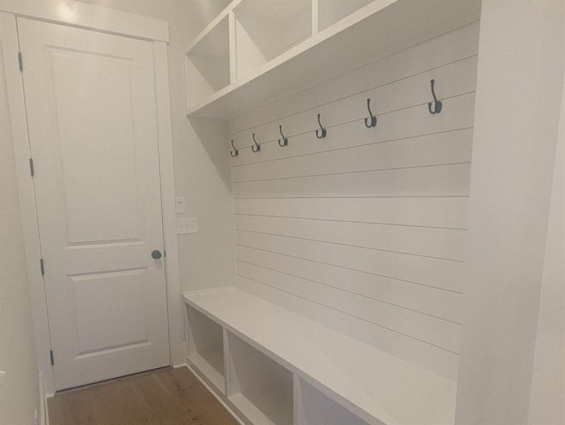 Spacious, unfurnished interior of a new home in Arden on Lanier, Cumming (Image 12).