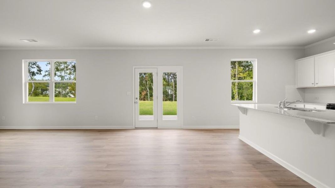 Spacious, unfurnished interior of a new home in Oconee Overlook, Gainesville (Image 17).