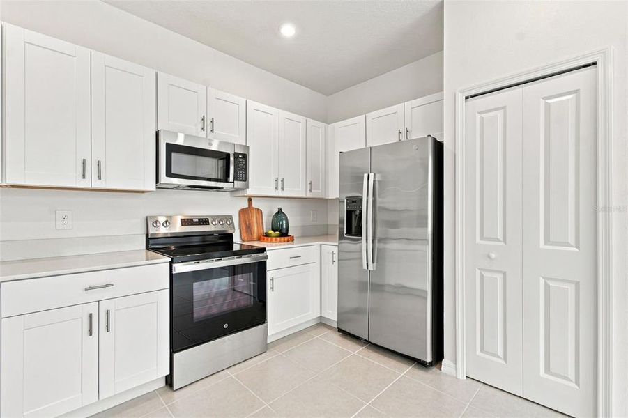 Furnished interior view inside a new home in , Zephyrhills (Image 9).