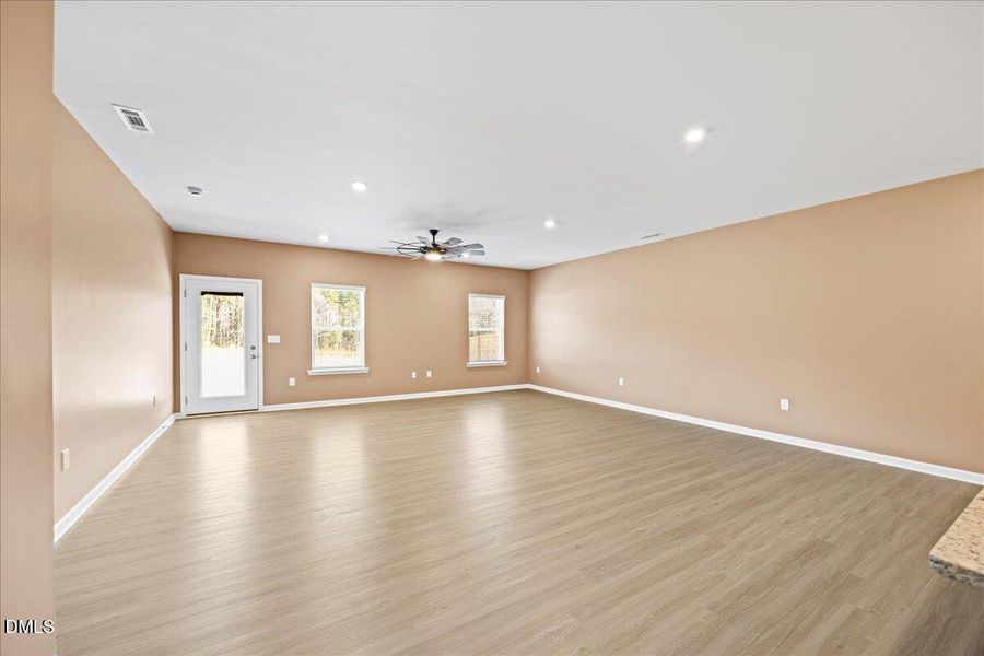 19-2A1A2685 19-2A1A2685