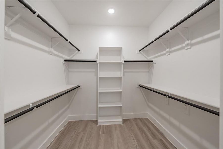 Image 33 of a home in .