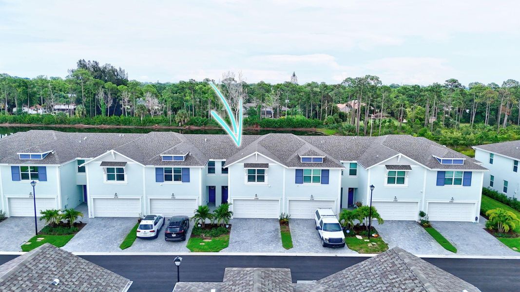 Image 37 of a home in Edgewater Pointe.