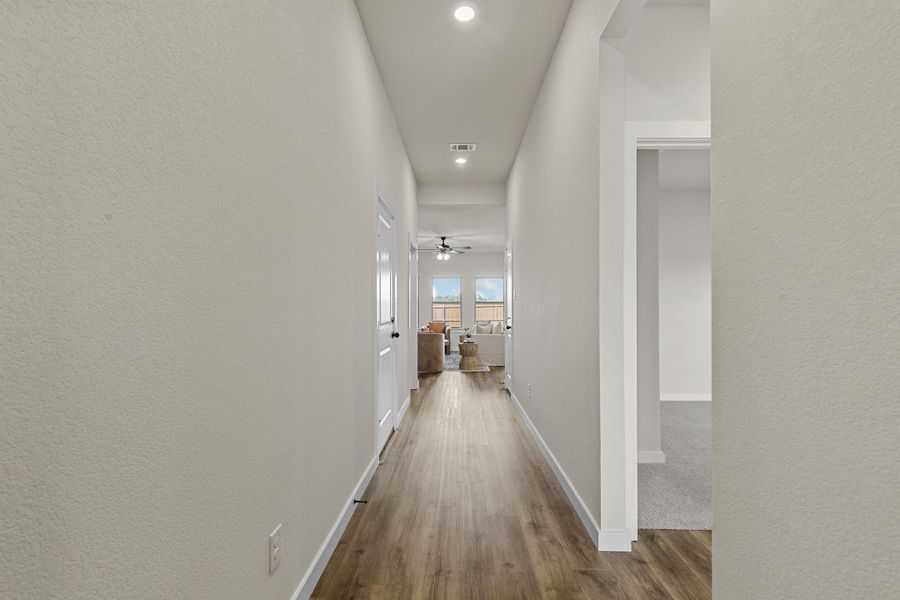 Representative unfurnished interior of a home built from the Essex by Cheldan Homes in Stoneview, Glen Rose (Image 57).