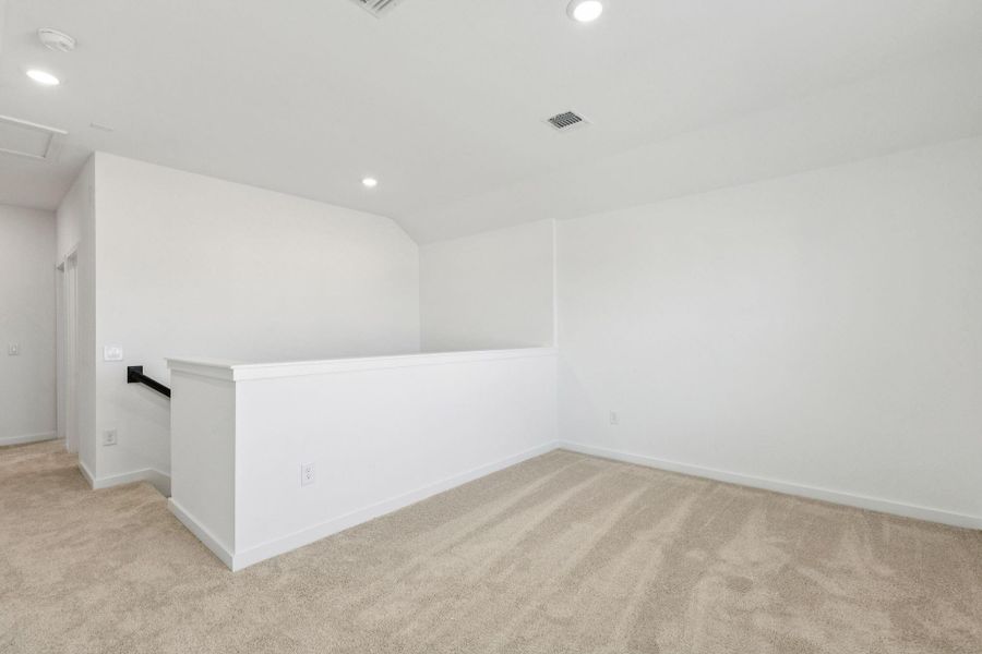Spacious, unfurnished interior of a new home in Windcress, Baytown (Image 23).