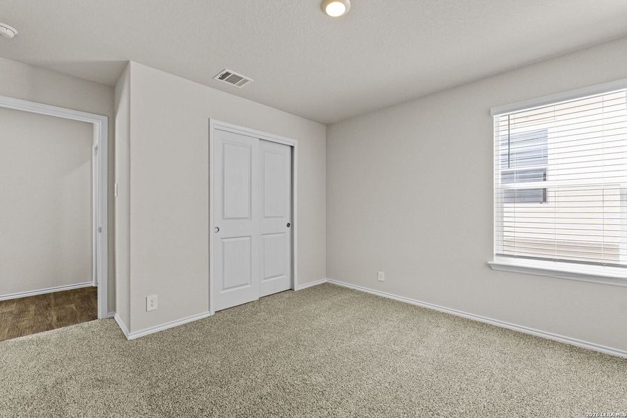 Spacious, unfurnished interior of a new home in Redbird Ranch, San Antonio (Image 18).