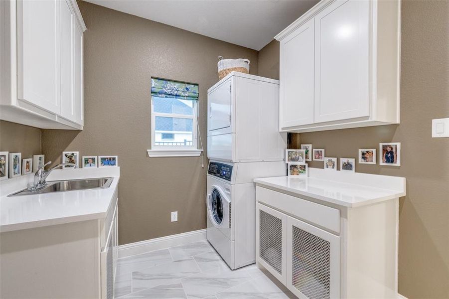 Furnished interior view inside a new home in Whitestone Heights, Benbrook (Image 10).