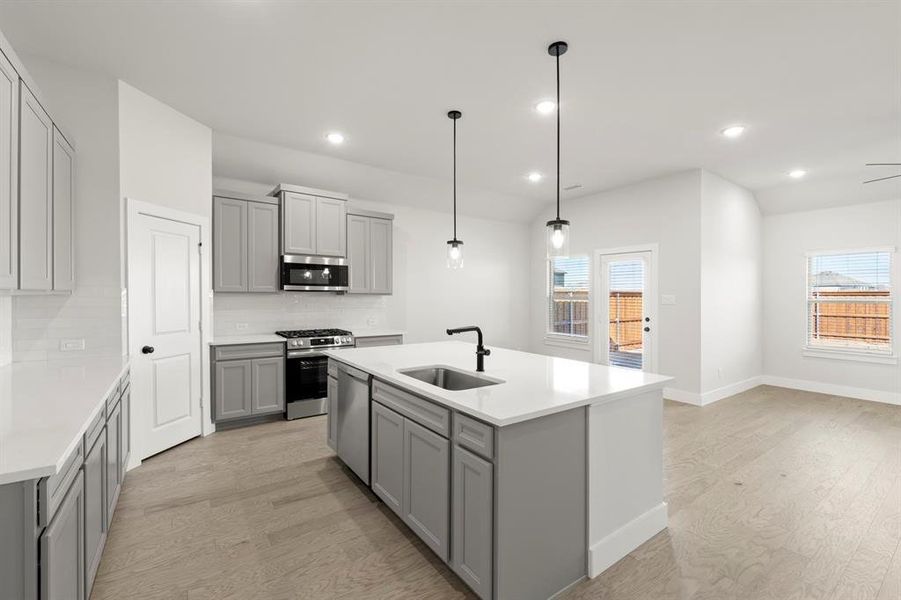 11. 2352 Bell - Kitchen (3)