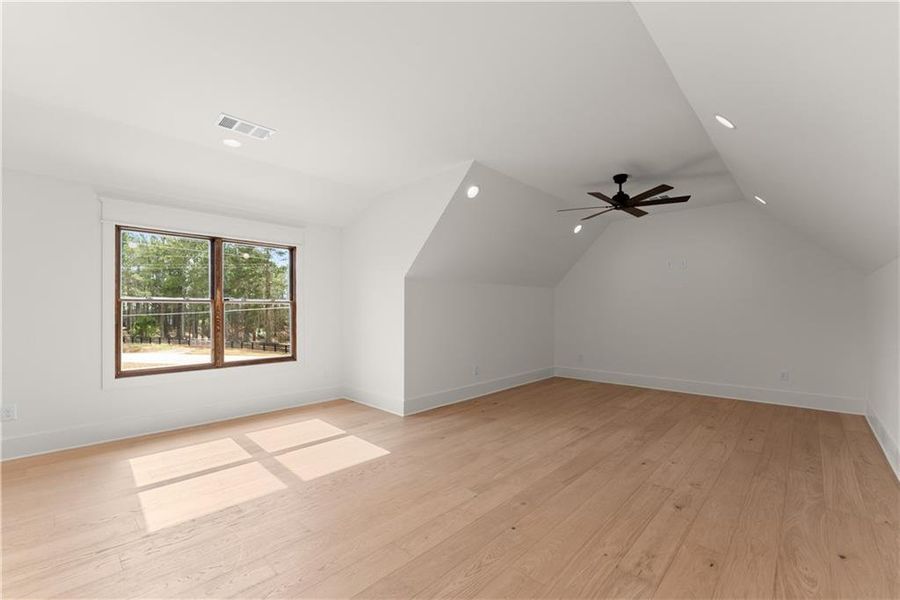 Spacious, unfurnished interior of a new home in , Gainesville (Image 38).