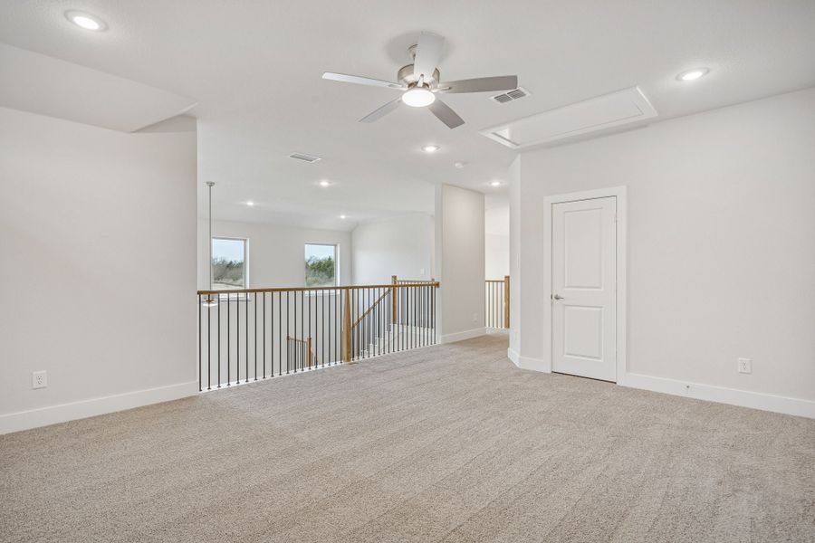 Spacious, unfurnished interior of a new home in Dove Hollow, Waxahachie (Image 25). Spacious, unfurnished interior of a new home in Dove Hollow, Waxahachie (Image 25).