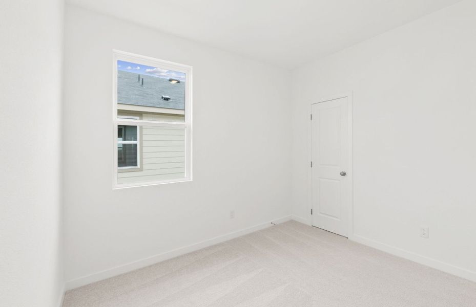 Spacious, unfurnished interior of a new home in Larson Crossing, Elgin (Image 10).