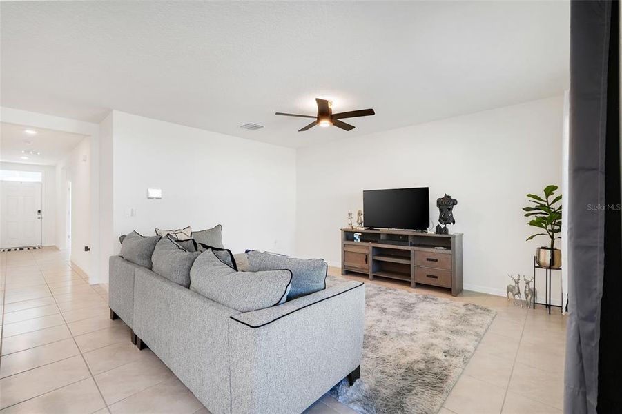 Furnished interior view inside a new home in Westridge Park, Zellwood (Image 7).