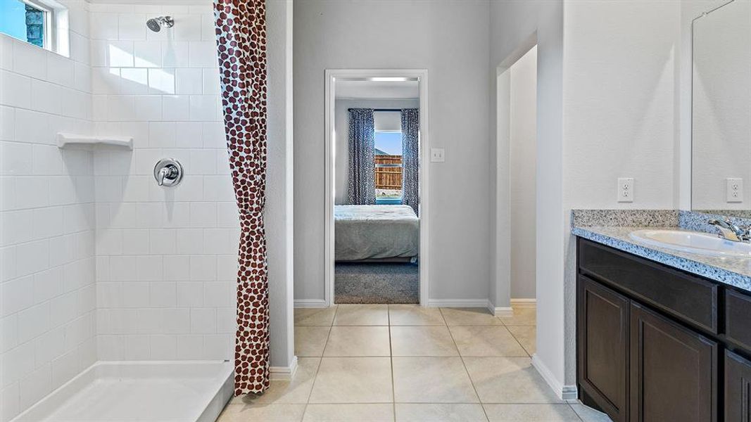 Furnished interior view inside a new home in Bella Vista, Granbury (Image 11).