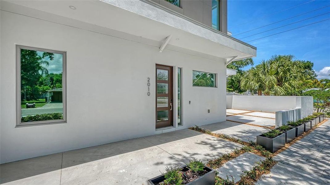 Exterior details and patio area of a home in , Sarasota (Image 28).