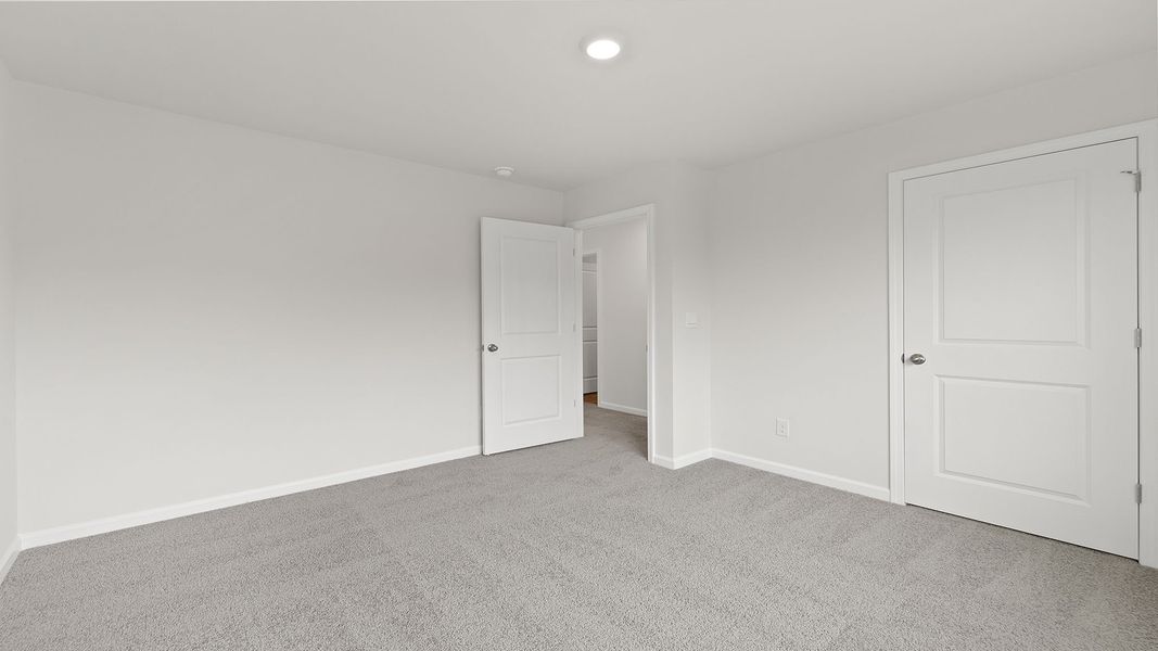 Spacious, unfurnished interior of a new home in Cedar Gap, Fountain Inn (Image 27).