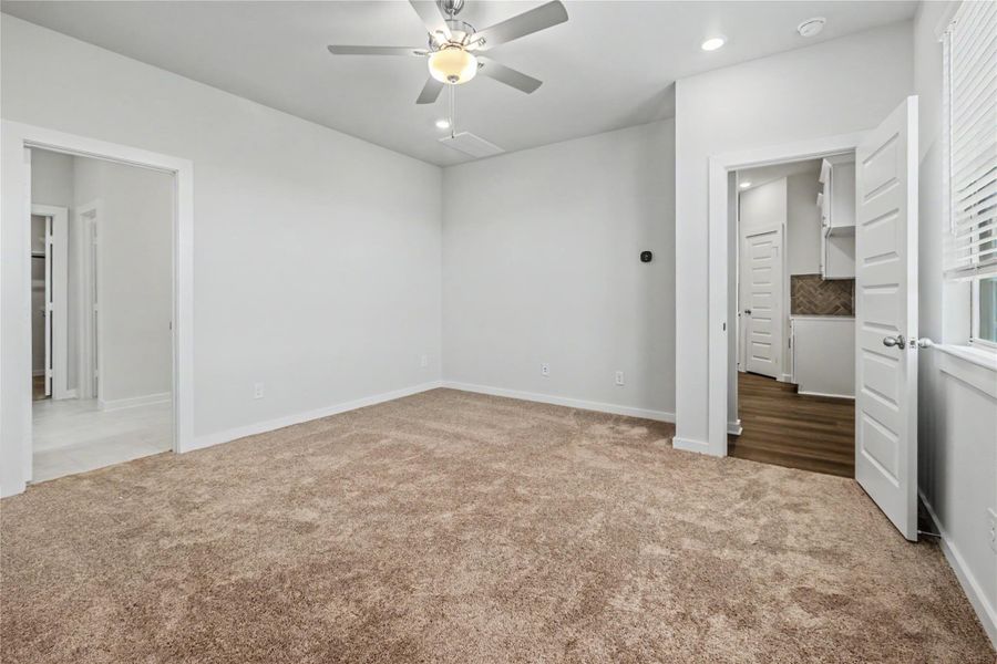 Spacious, unfurnished interior of a new home in Glendale Lakes, Arcola (Image 21). Spacious, unfurnished interior of a new home in Glendale Lakes, Arcola (Image 21).