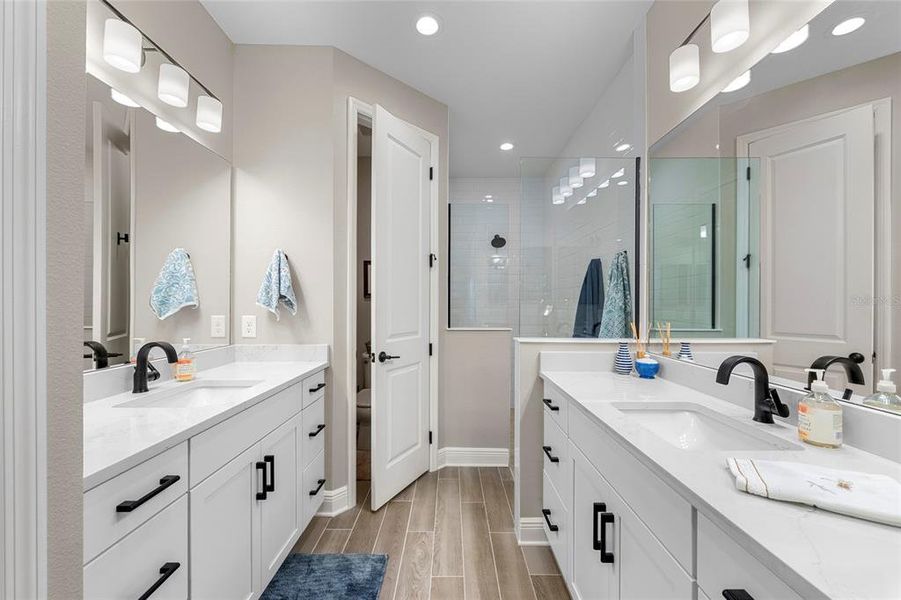 Furnished interior view inside a new home in , Sarasota (Image 34).