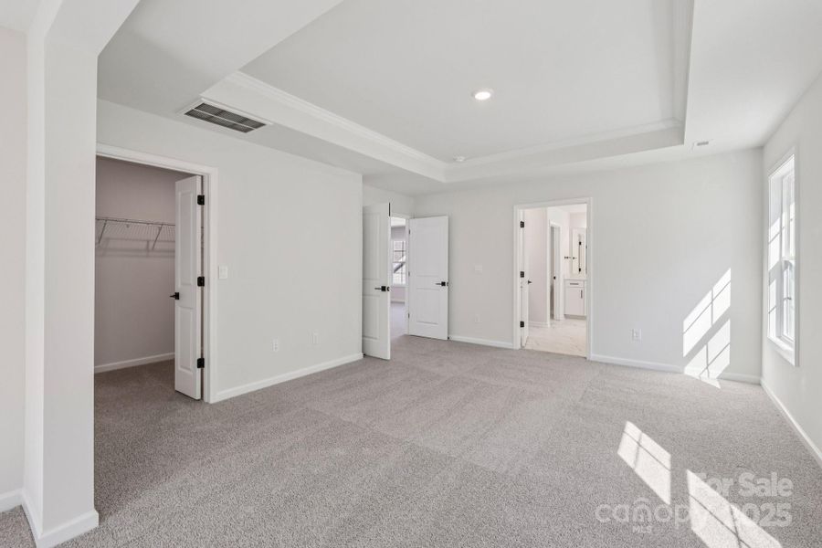 Spacious, unfurnished interior of a new home in Falls Cove, Troutman (Image 38).