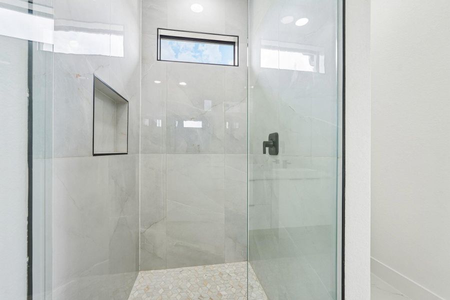 30-web-or-mls-W Broad Cir-S2404-030