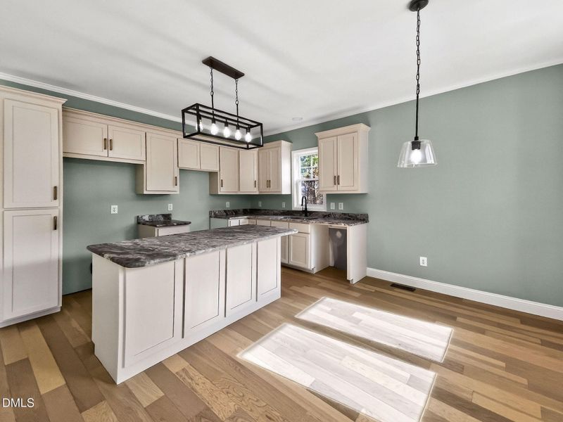 22-web-or-mls-81-pond-view-ct