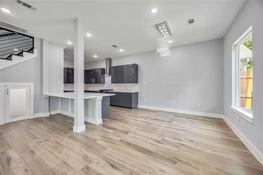 Image 4 of a home in .