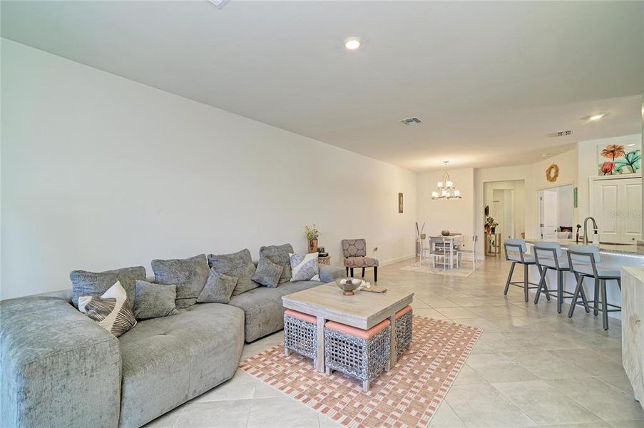 Furnished interior view inside a new home in Lorraine Lakes at Lakewood Ranch, Lakewood Ranch (Image 10). Furnished interior view inside a new home in Lorraine Lakes at Lakewood Ranch, Lakewood Ranch (Image 10).