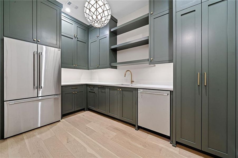 Furnished interior view inside a new home in , Alpharetta (Image 11).