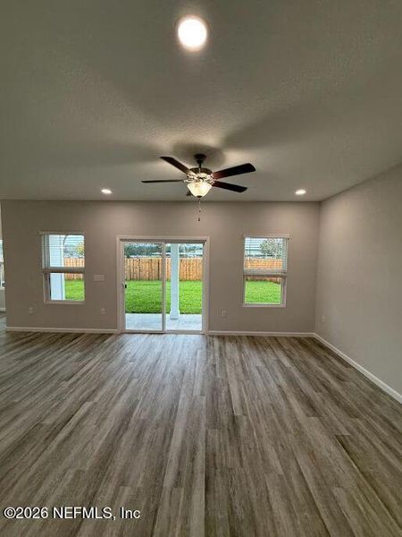 Spacious, unfurnished interior of a new home in , Jacksonville (Image 17).