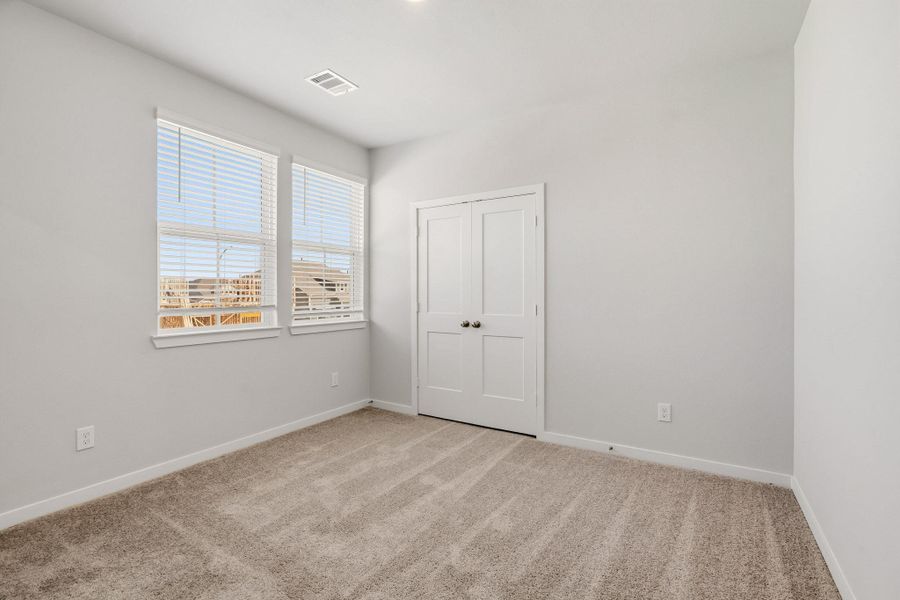 Spacious, unfurnished interior of a new home in Fulshear Lakes, Fulshear (Image 17). Spacious, unfurnished interior of a new home in Fulshear Lakes, Fulshear (Image 17).