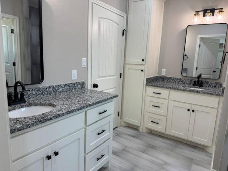 Furnished interior view inside a new home in , Yantis (Image 7).